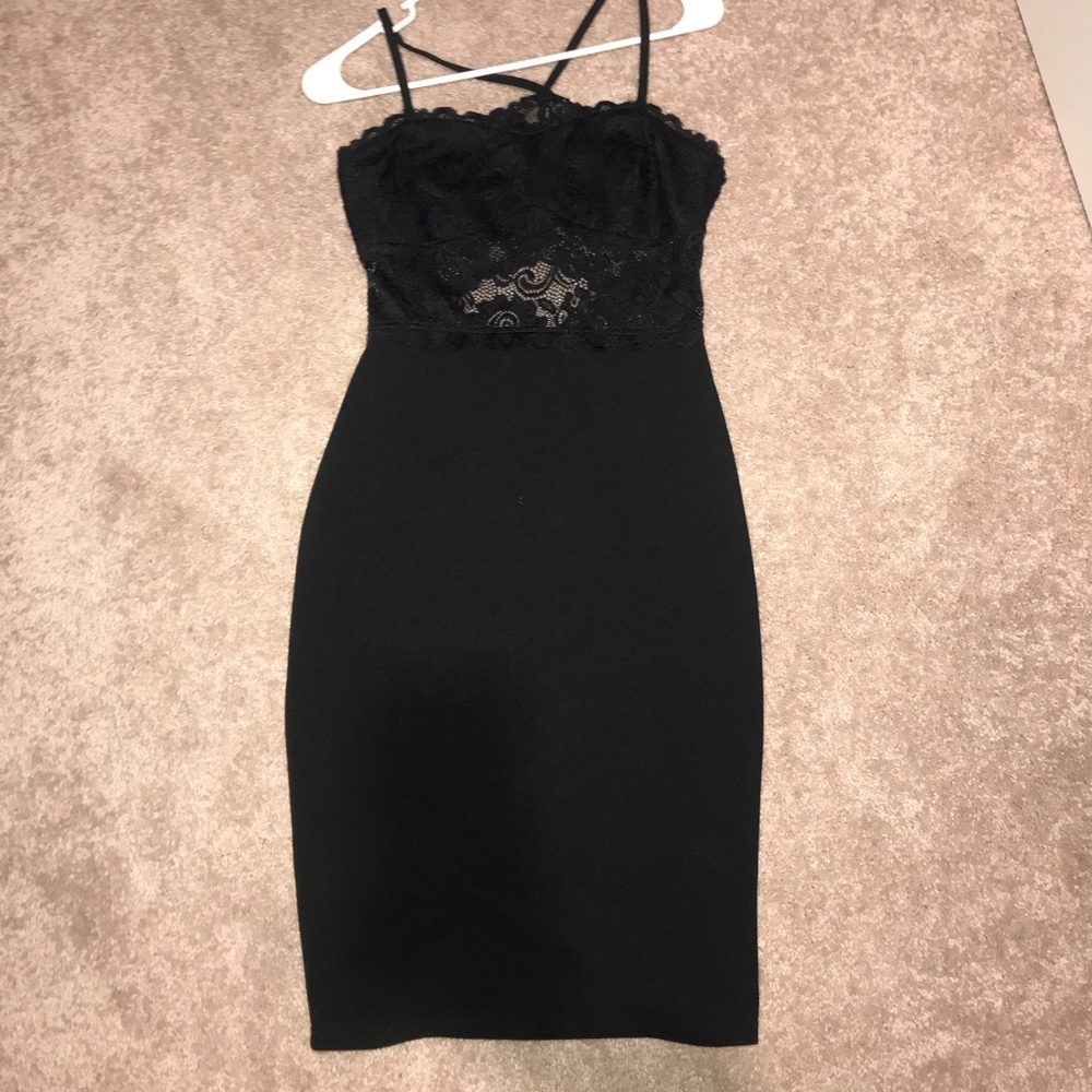 Medium beautiful top lace black dress